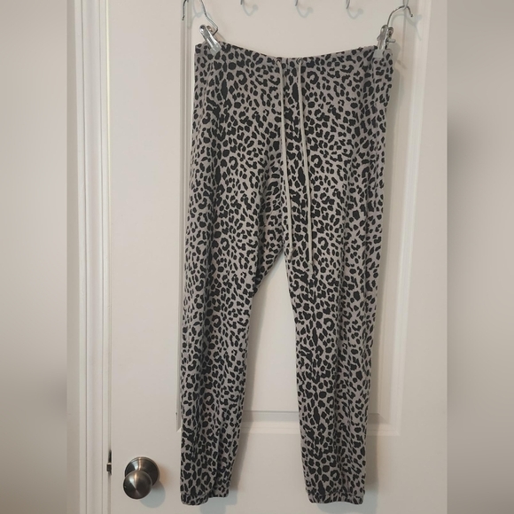 Chaser Pants - CHASER Animal Print Joggers Size Small